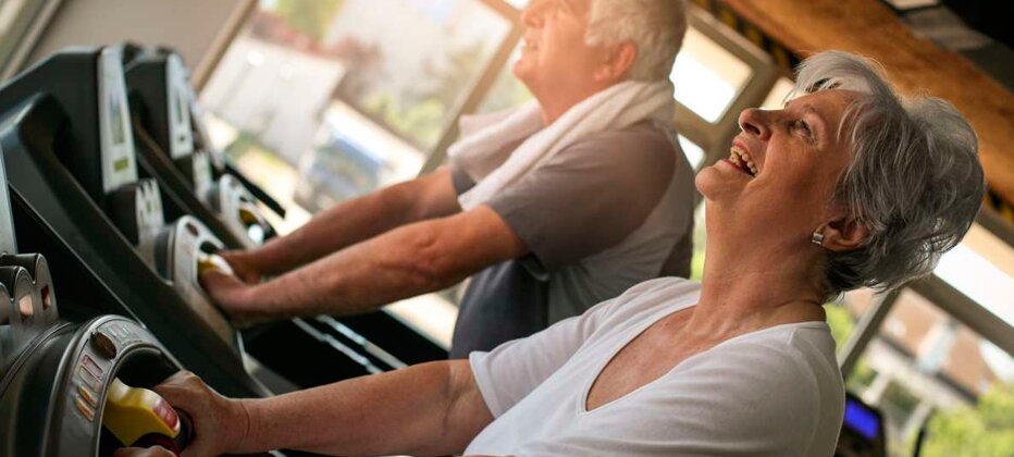 que ejercicios debe hacer una persona mayor